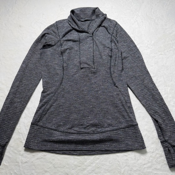 lululemon athletica Tops - Lululemon Heathered Gray Long Sleeve Activewear Top Size 8‎ Running Yoga Pilates